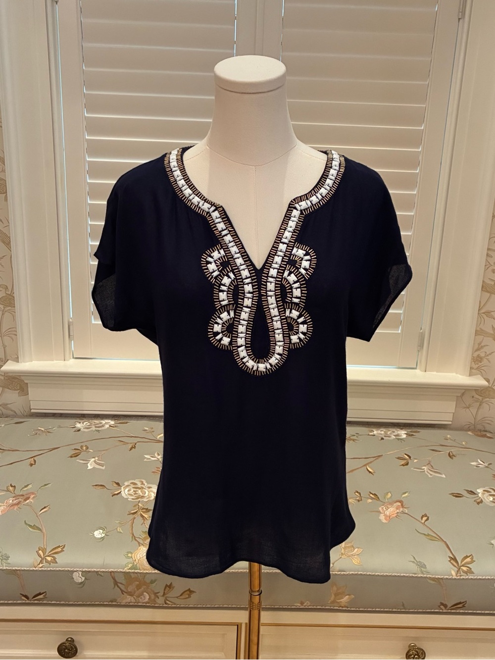 Lilly Pulitzer Valencia Navy Blue Short Sleeve V-Neck Top w/White & Gold Beading